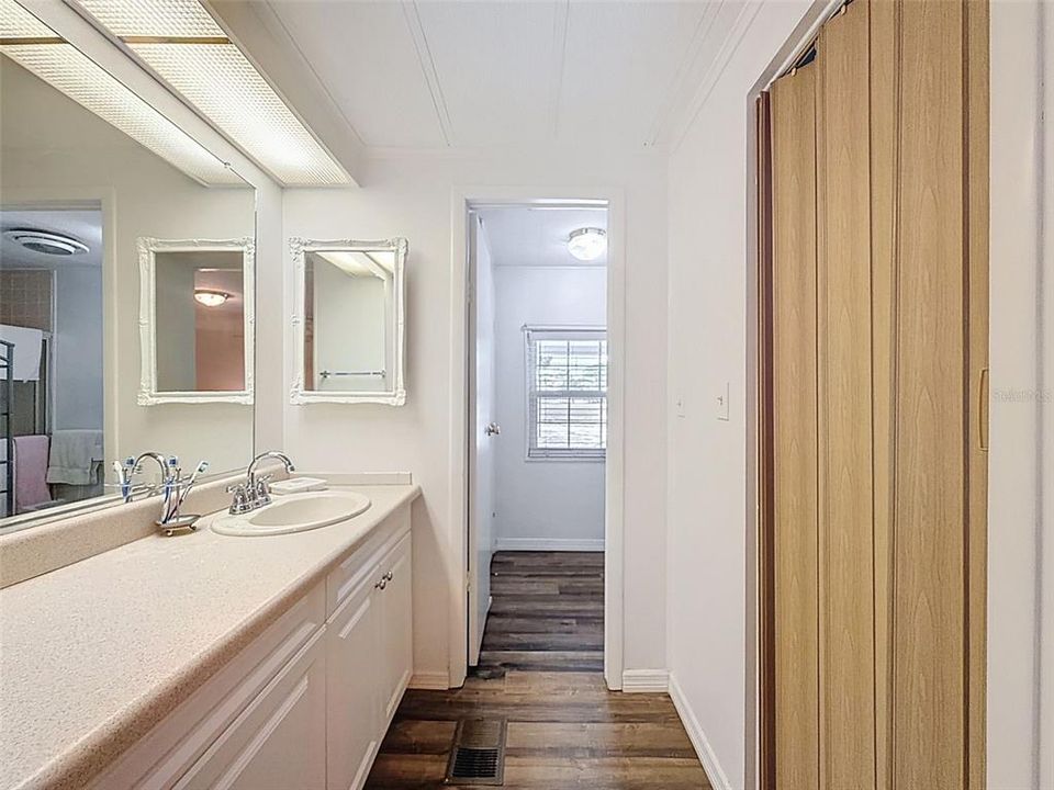 For Sale: $199,900 (2 beds, 2 baths, 1440 Square Feet)