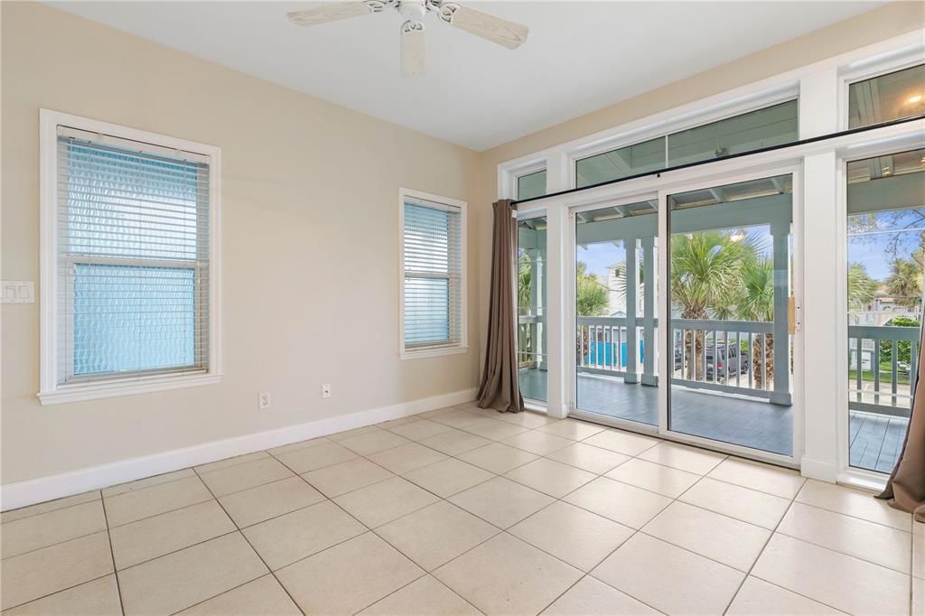 En Venta: $599,000 (3 camas, 3 baños, 1517 Pies cuadrados)