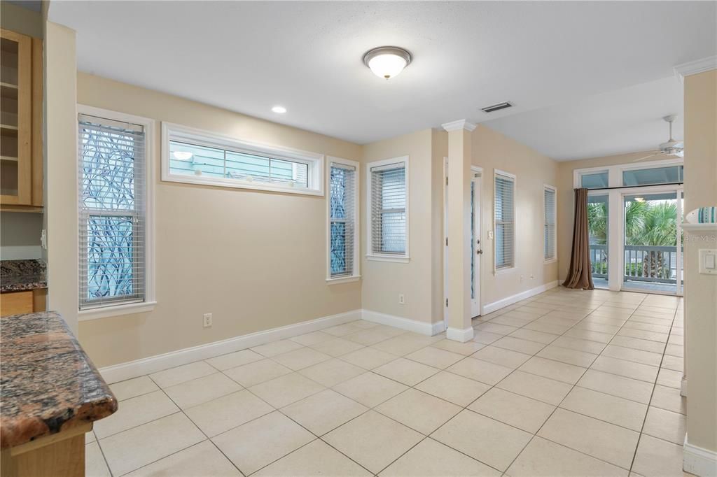 En Venta: $599,000 (3 camas, 3 baños, 1517 Pies cuadrados)