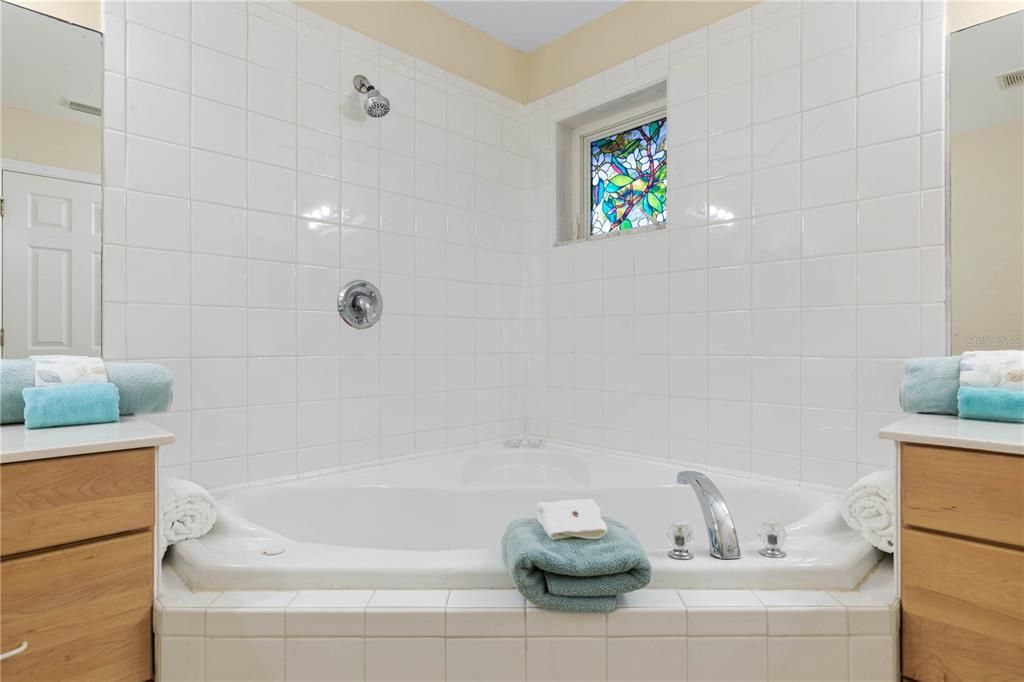 En Venta: $599,000 (3 camas, 3 baños, 1517 Pies cuadrados)