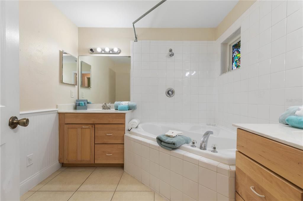 En Venta: $599,000 (3 camas, 3 baños, 1517 Pies cuadrados)