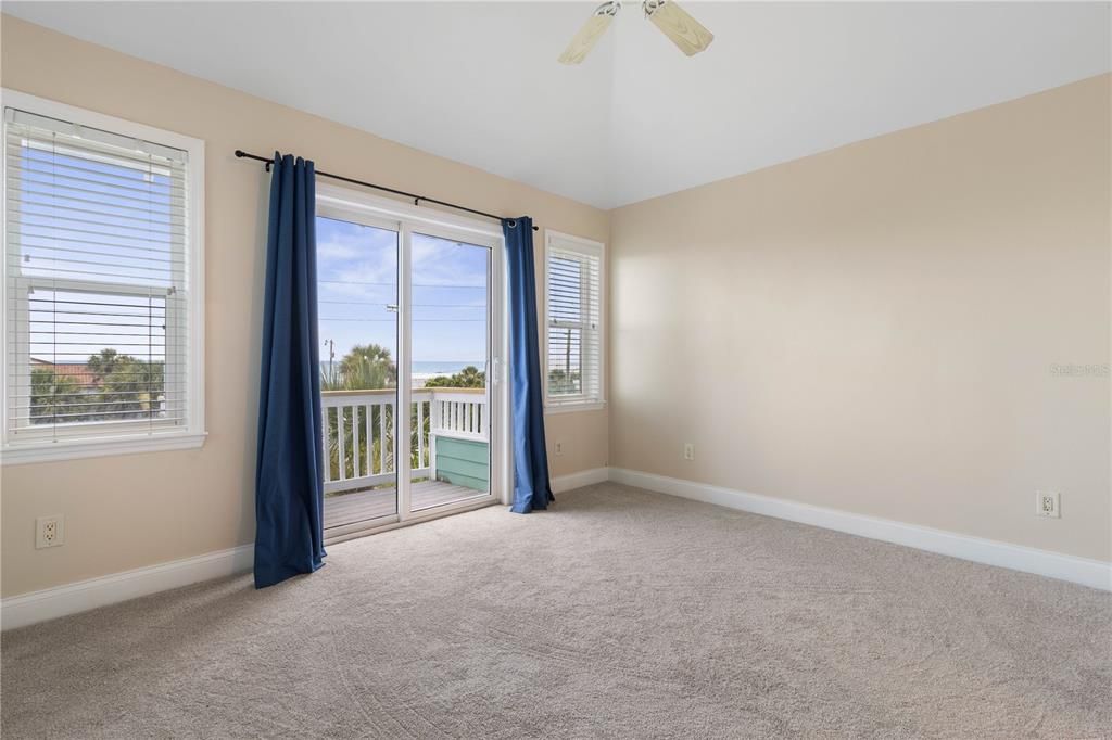 En Venta: $599,000 (3 camas, 3 baños, 1517 Pies cuadrados)