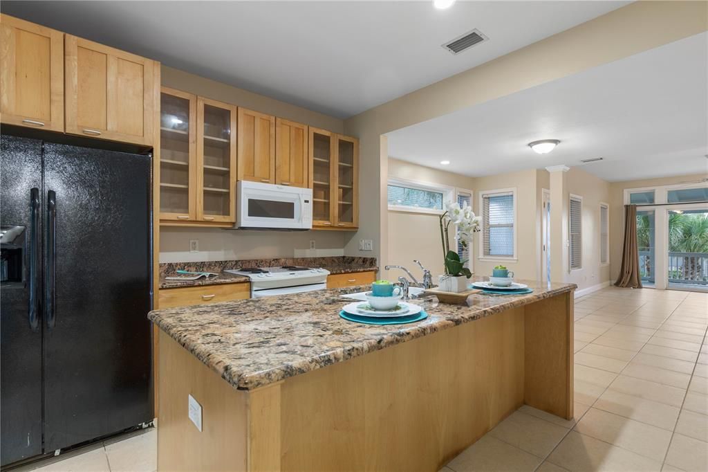 En Venta: $599,000 (3 camas, 3 baños, 1517 Pies cuadrados)