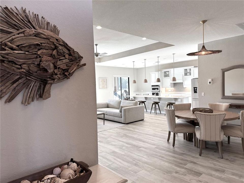 En Venta: $464,900 (3 camas, 2 baños, 2045 Pies cuadrados)