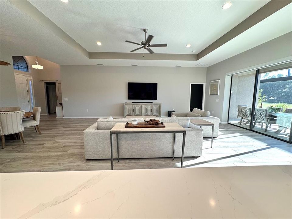 En Venta: $464,900 (3 camas, 2 baños, 2045 Pies cuadrados)