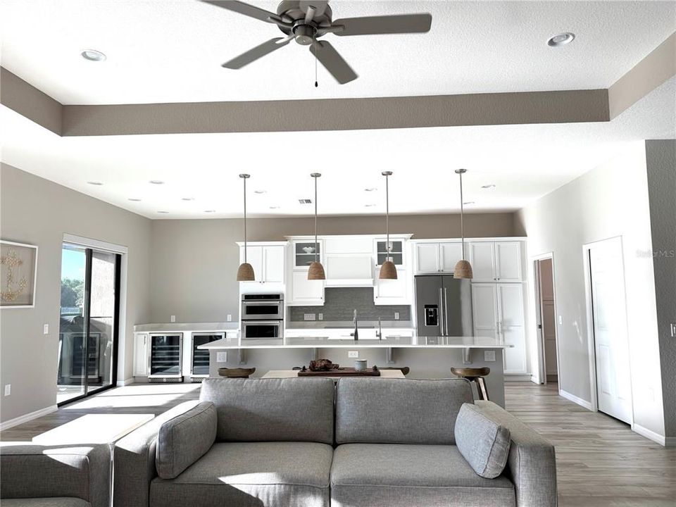 En Venta: $464,900 (3 camas, 2 baños, 2045 Pies cuadrados)