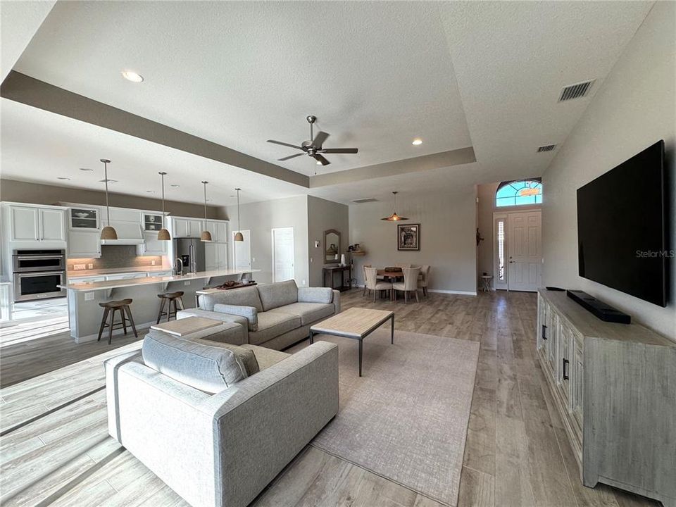 En Venta: $464,900 (3 camas, 2 baños, 2045 Pies cuadrados)