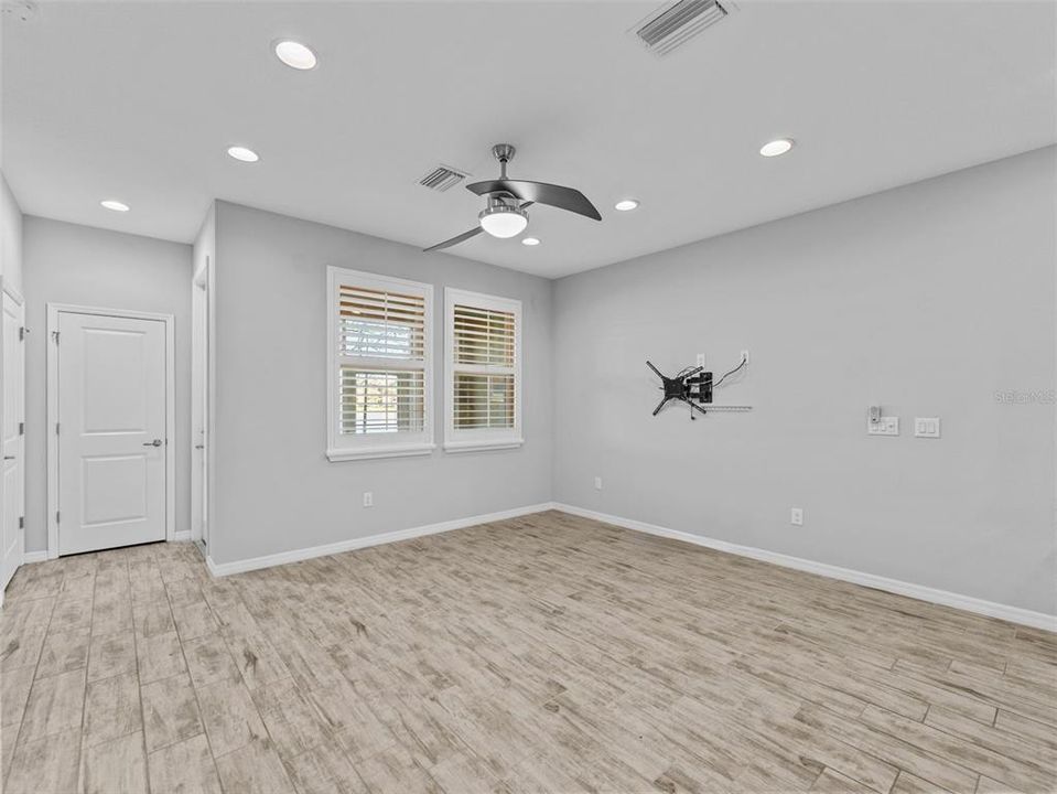 На продажу: $340,000 (3 спален, 2 ванн, 1584 Квадратных фут)