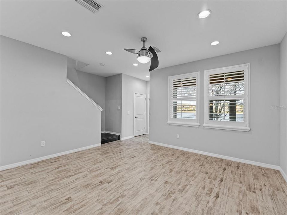 На продажу: $340,000 (3 спален, 2 ванн, 1584 Квадратных фут)