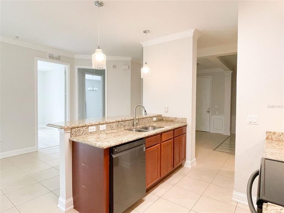 待售: $375,000 (3 贝兹, 2 浴室, 2129 平方英尺)