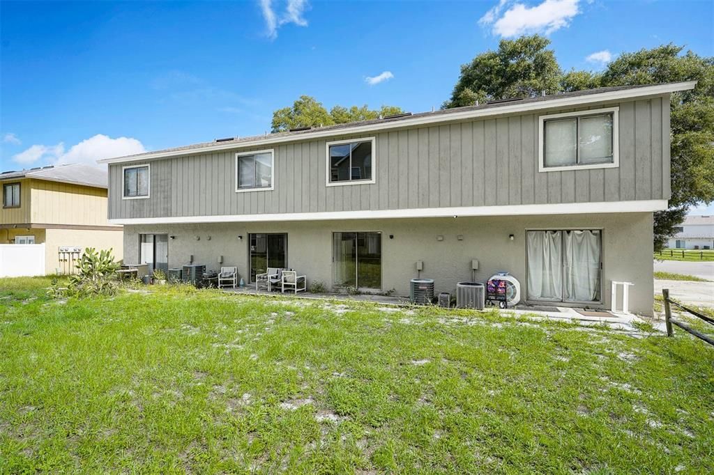 待售: $249,000 (2 贝兹, 2 浴室, 960 平方英尺)