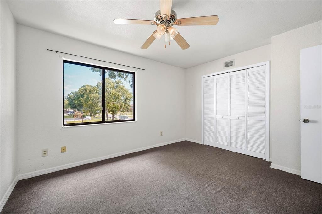 待售: $249,000 (2 贝兹, 2 浴室, 960 平方英尺)