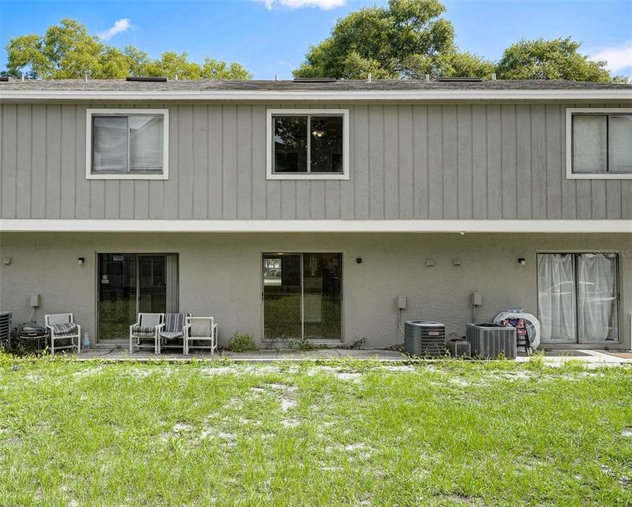 待售: $249,000 (2 贝兹, 2 浴室, 960 平方英尺)