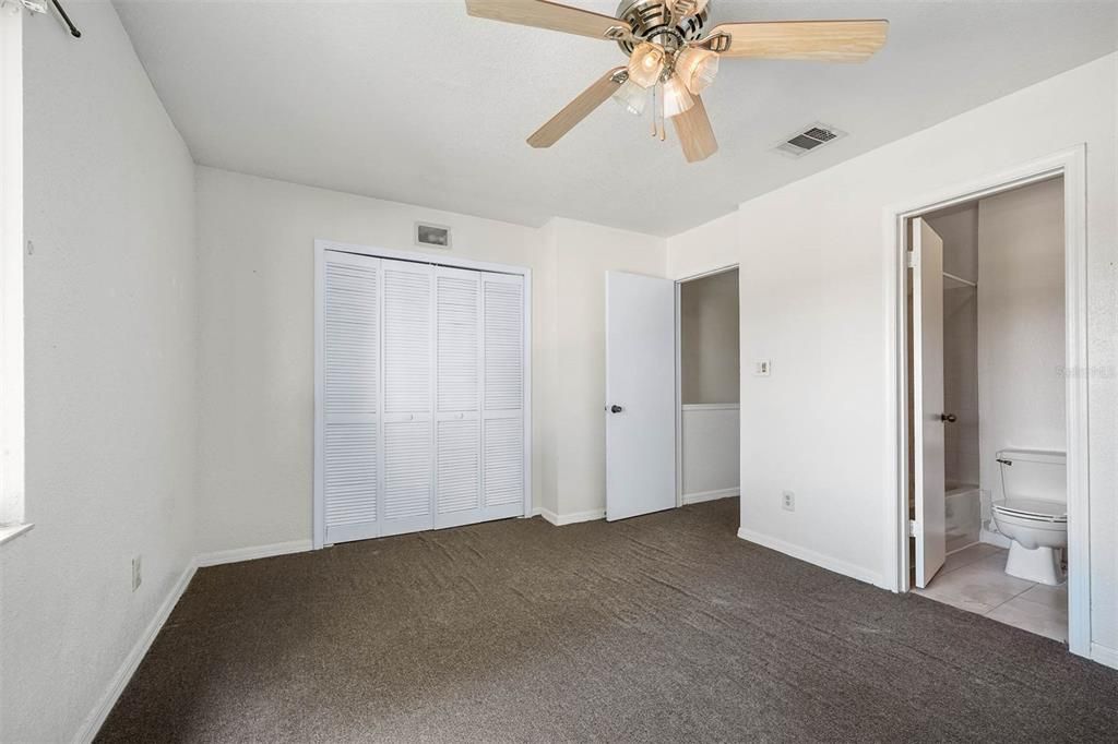 待售: $249,000 (2 贝兹, 2 浴室, 960 平方英尺)