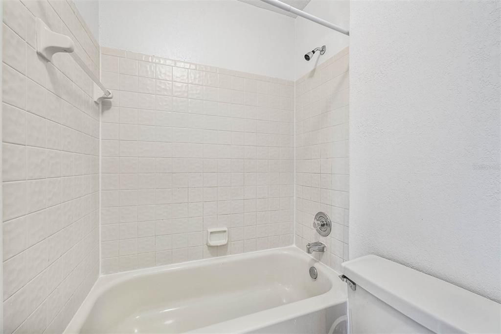 待售: $249,000 (2 贝兹, 2 浴室, 960 平方英尺)