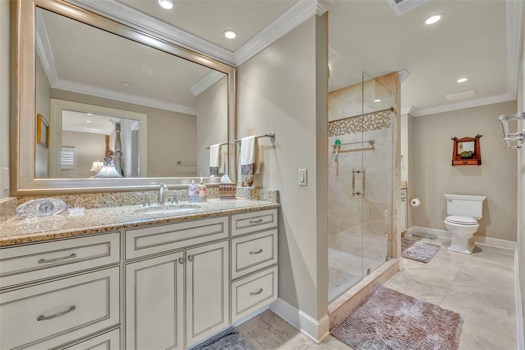 На продажу: $2,100,000 (2 спален, 2 ванн, 1900 Квадратных фут)