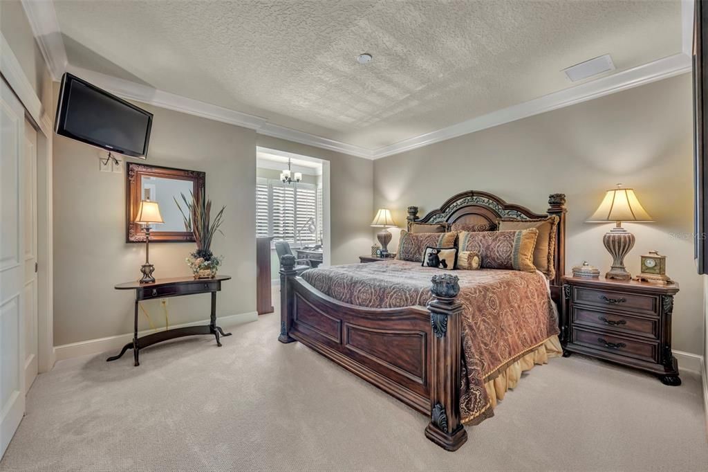 На продажу: $2,100,000 (2 спален, 2 ванн, 1900 Квадратных фут)