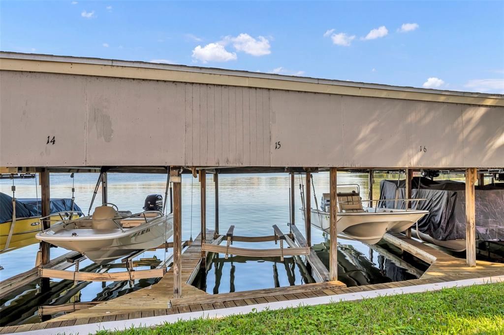 На продажу: $2,100,000 (2 спален, 2 ванн, 1900 Квадратных фут)