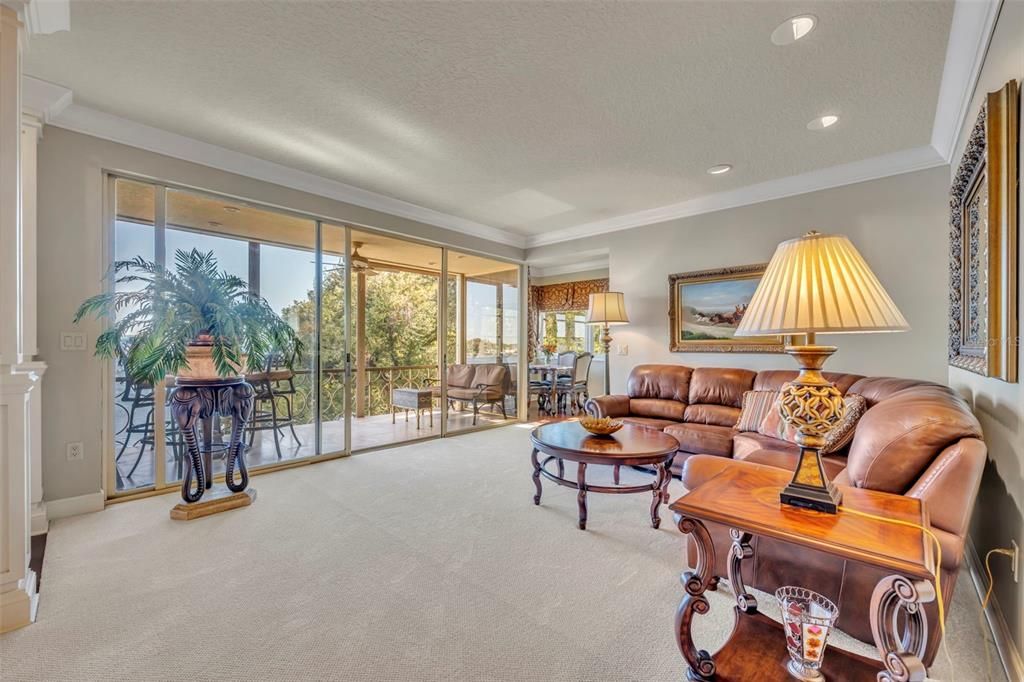 На продажу: $2,100,000 (2 спален, 2 ванн, 1900 Квадратных фут)