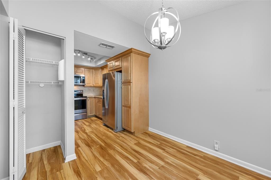 For Sale: $199,000 (2 beds, 2 baths, 1232 Square Feet)