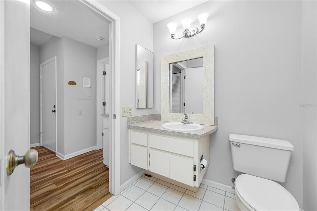 For Sale: $199,000 (2 beds, 2 baths, 1232 Square Feet)