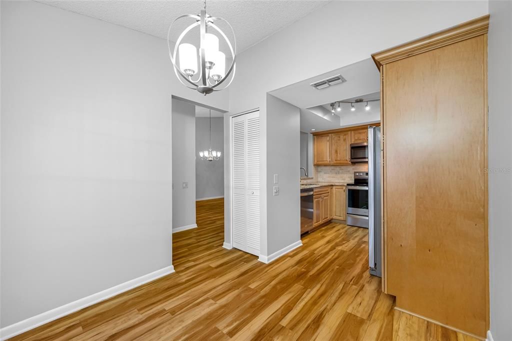 For Sale: $199,000 (2 beds, 2 baths, 1232 Square Feet)