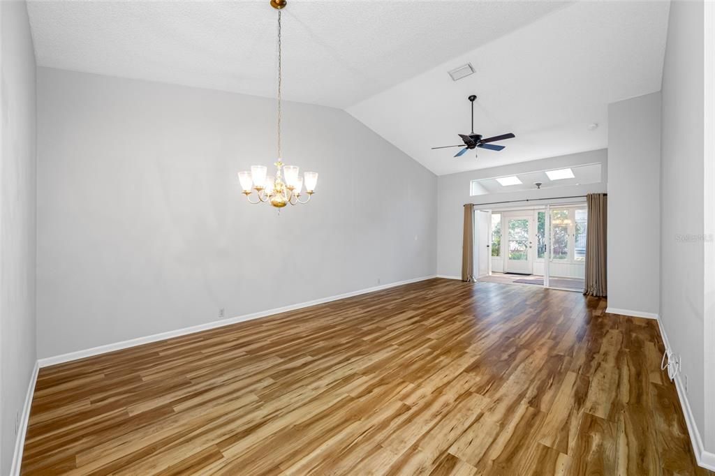 For Sale: $199,000 (2 beds, 2 baths, 1232 Square Feet)