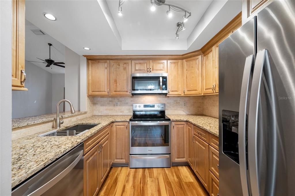 For Sale: $199,000 (2 beds, 2 baths, 1232 Square Feet)