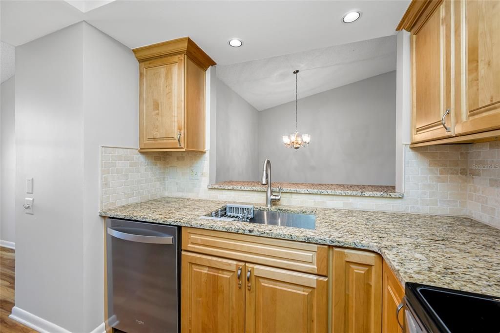 For Sale: $199,000 (2 beds, 2 baths, 1232 Square Feet)