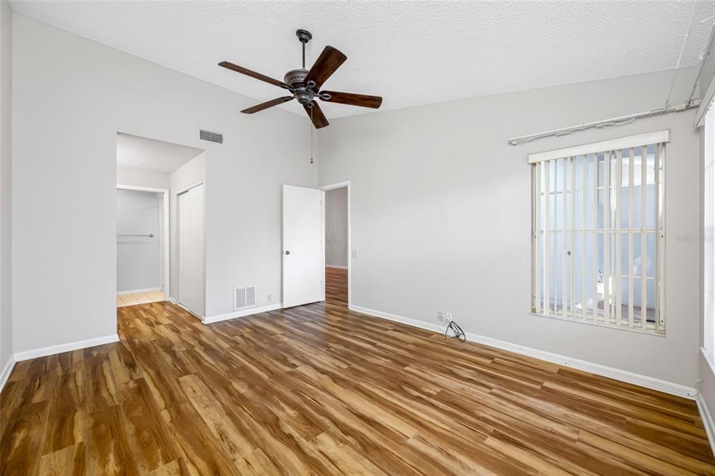 For Sale: $199,000 (2 beds, 2 baths, 1232 Square Feet)