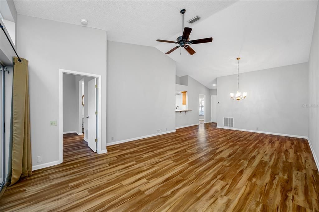 For Sale: $199,000 (2 beds, 2 baths, 1232 Square Feet)