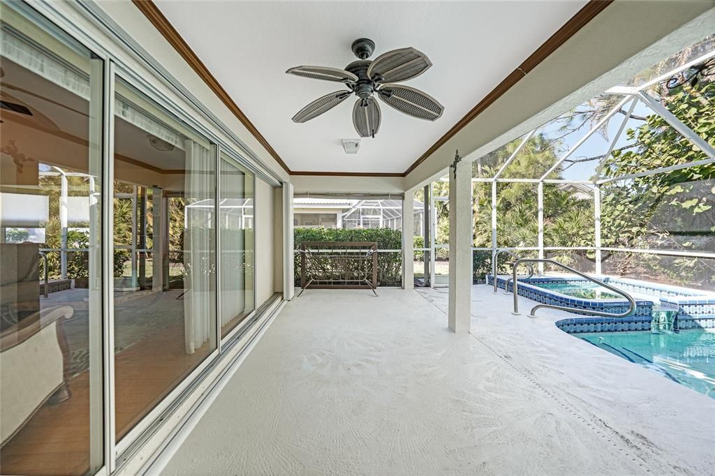 На продажу: $389,000 (2 спален, 2 ванн, 1282 Квадратных фут)