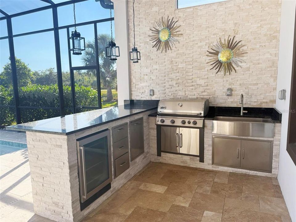 合同活跃: $2,549,900 (4 贝兹, 4 浴室, 4938 平方英尺)