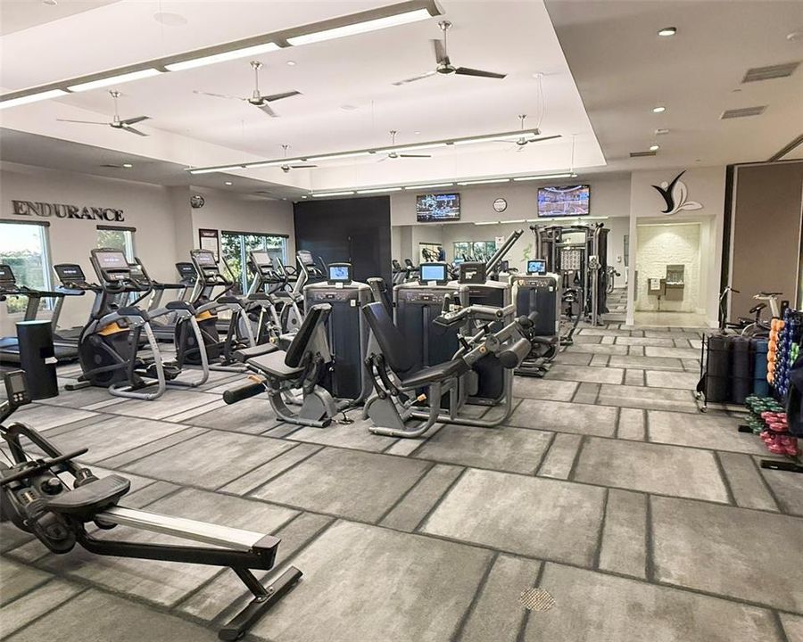 合同活跃: $2,549,900 (4 贝兹, 4 浴室, 4938 平方英尺)