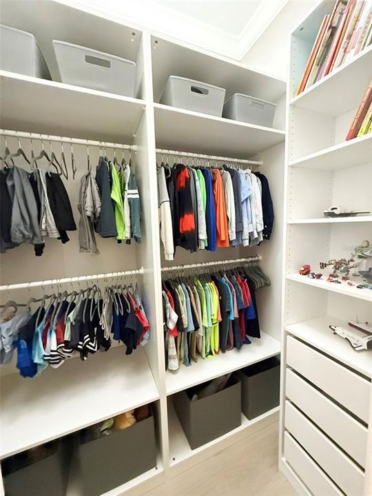 合同活跃: $2,549,900 (4 贝兹, 4 浴室, 4938 平方英尺)