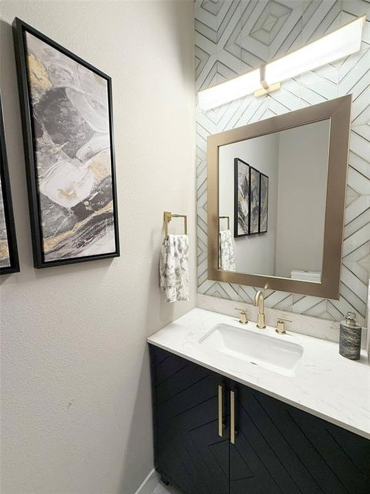 合同活跃: $2,549,900 (4 贝兹, 4 浴室, 4938 平方英尺)