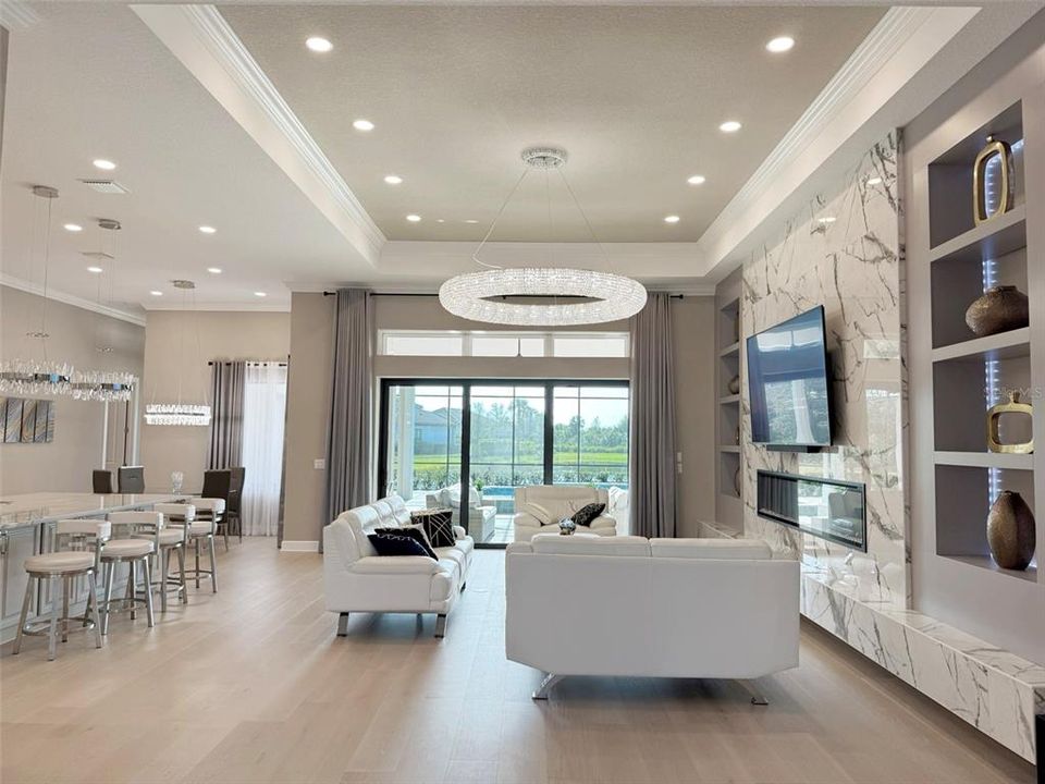 合同活跃: $2,549,900 (4 贝兹, 4 浴室, 4938 平方英尺)