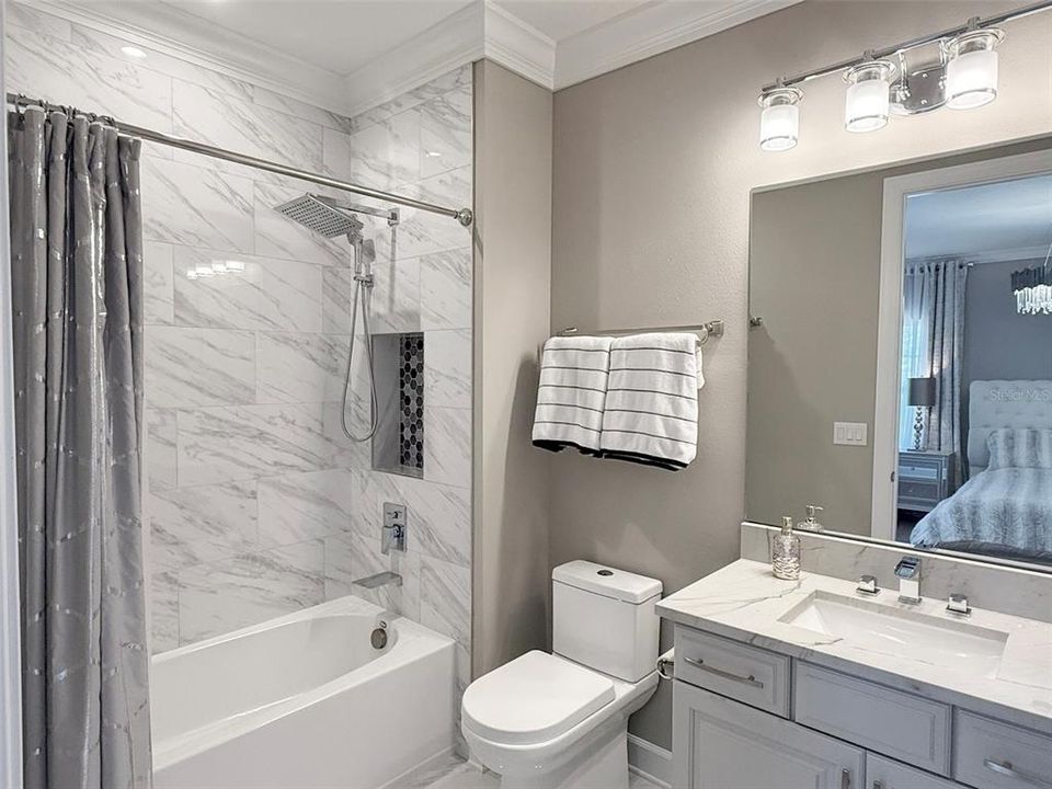 合同活跃: $2,549,900 (4 贝兹, 4 浴室, 4938 平方英尺)