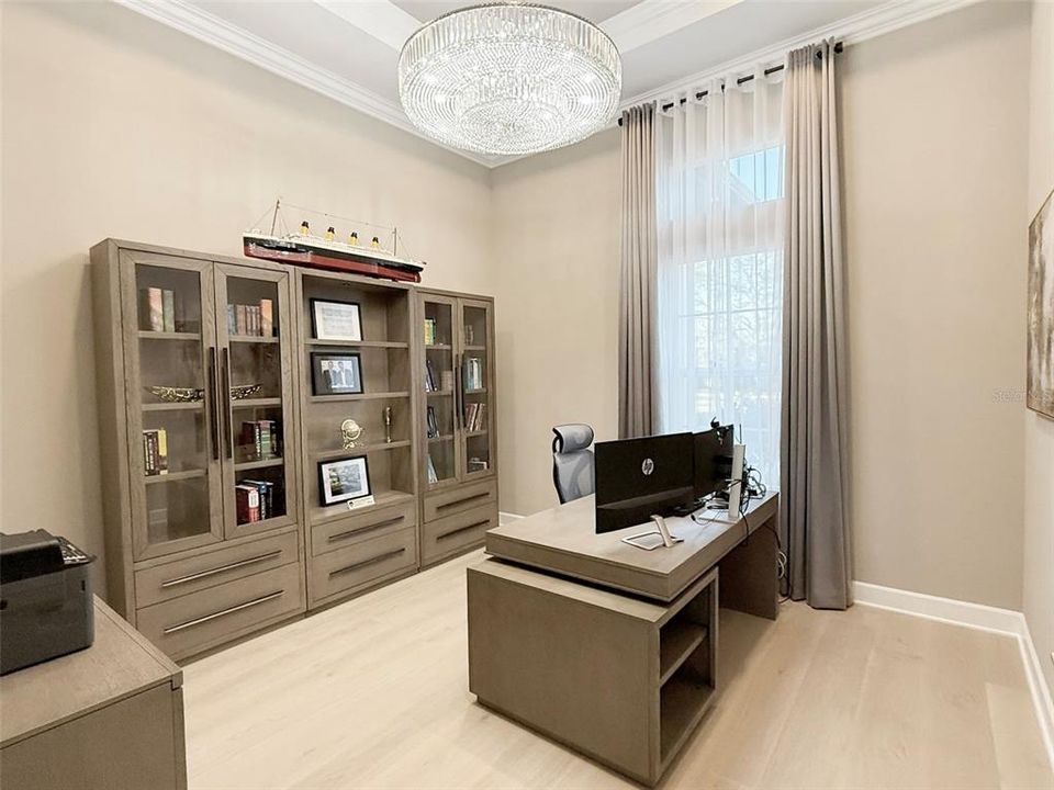 合同活跃: $2,549,900 (4 贝兹, 4 浴室, 4938 平方英尺)