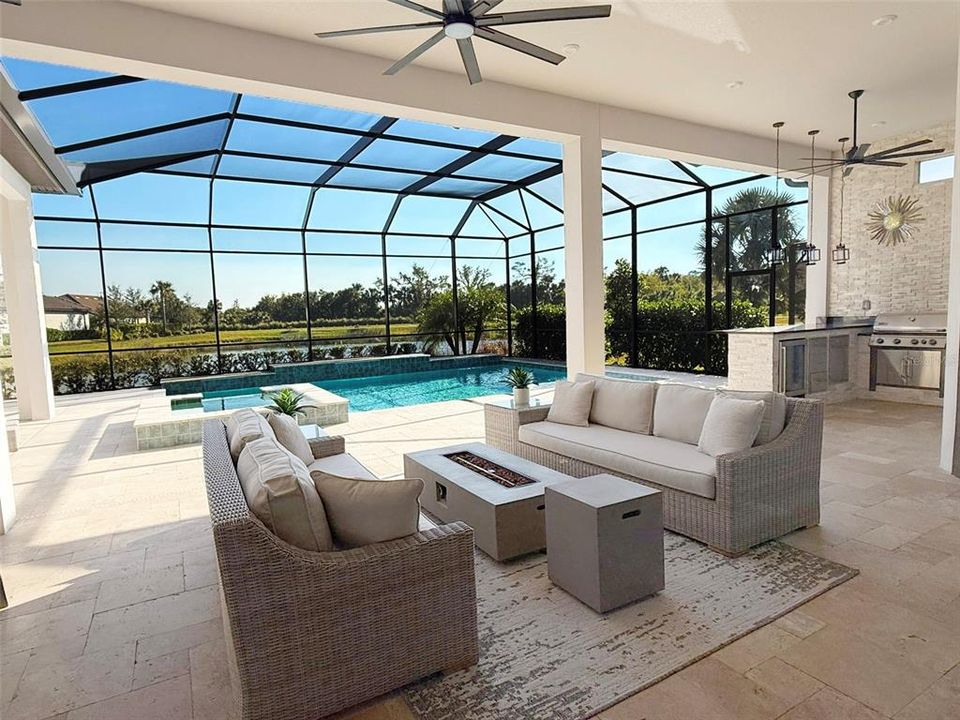 合同活跃: $2,549,900 (4 贝兹, 4 浴室, 4938 平方英尺)