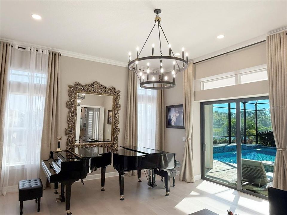 合同活跃: $2,549,900 (4 贝兹, 4 浴室, 4938 平方英尺)