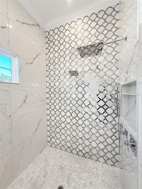 合同活跃: $2,549,900 (4 贝兹, 4 浴室, 4938 平方英尺)