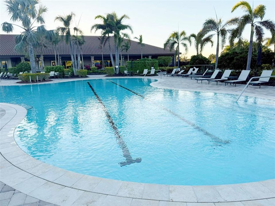 合同活跃: $2,549,900 (4 贝兹, 4 浴室, 4938 平方英尺)