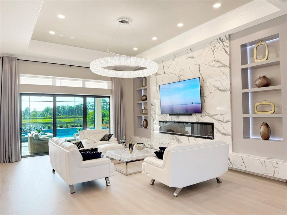 合同活跃: $2,549,900 (4 贝兹, 4 浴室, 4938 平方英尺)