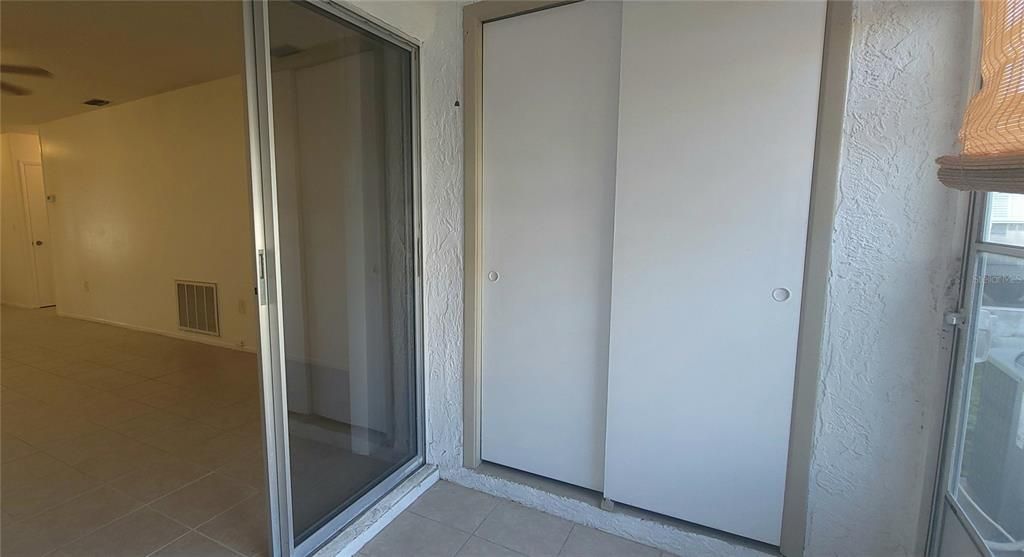 В аренду: $1,300 (2 спален, 1 ванн, 888 Квадратных фут)