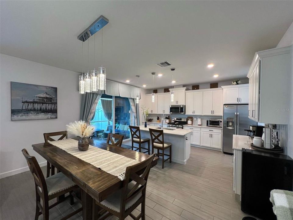 For Sale: $665,000 (4 beds, 3 baths, 2401 Square Feet)