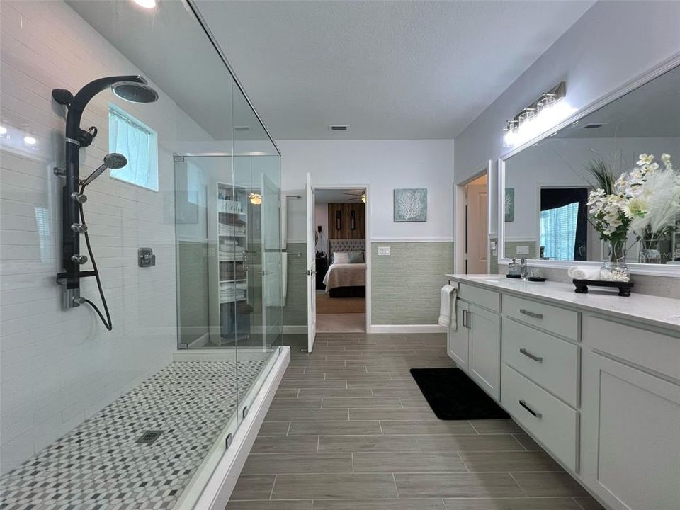 For Sale: $665,000 (4 beds, 3 baths, 2401 Square Feet)