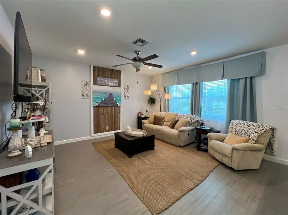 For Sale: $665,000 (4 beds, 3 baths, 2401 Square Feet)