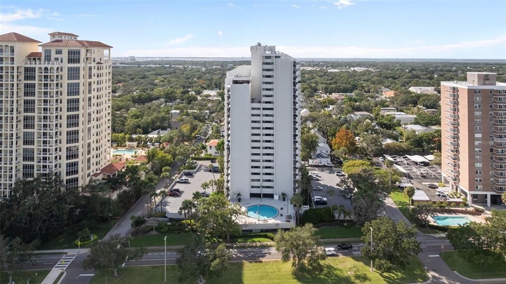 En Venta: $599,000 (2 camas, 2 baños, 1320 Pies cuadrados)