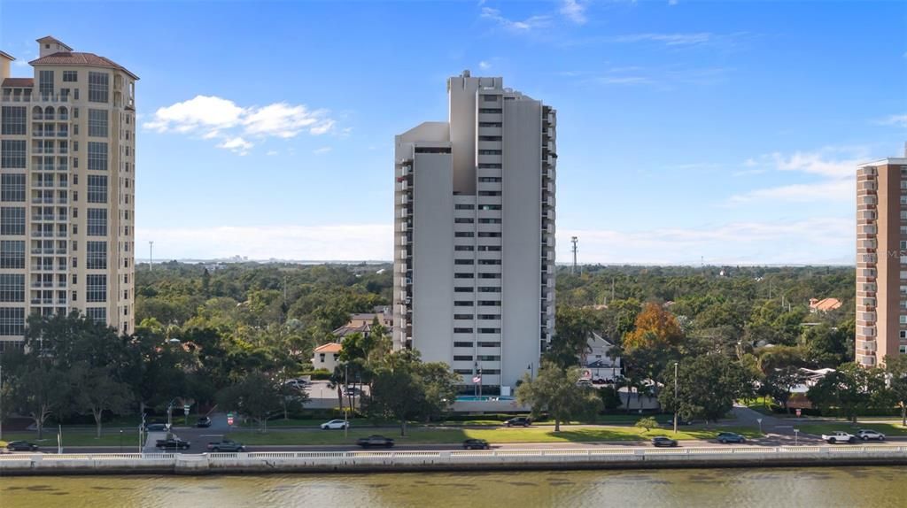 En Venta: $599,000 (2 camas, 2 baños, 1320 Pies cuadrados)